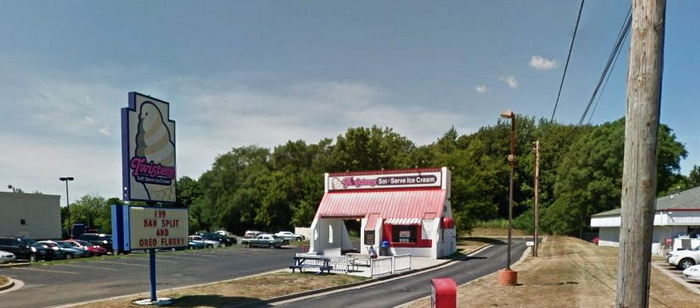 Hot n Now Hamburgers - Lansing - 5620 Cedar St (newer photo)